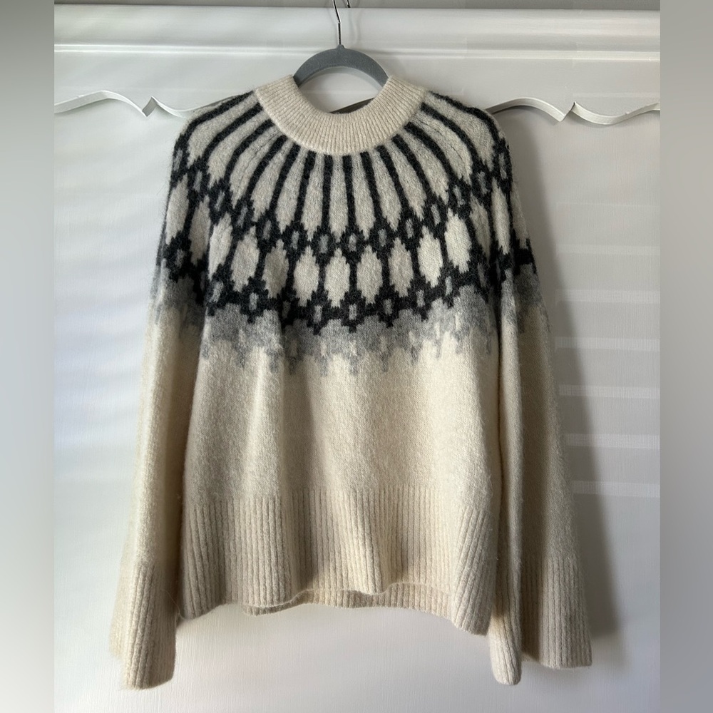 Medium Banana Republic Sweater